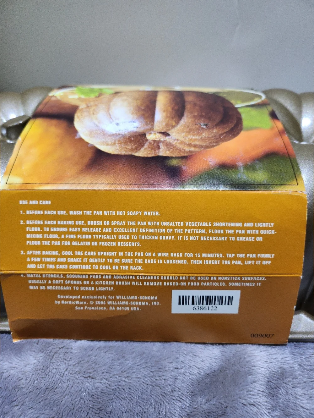 Williams-Sonoma Nordic Ware The Great Pumpkin Pan
